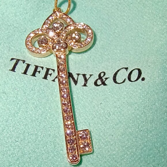 Tiffany & Co. 18K Rose Gold DIamonds Fleur de Lis Key Pendant - Picture 6 of 13